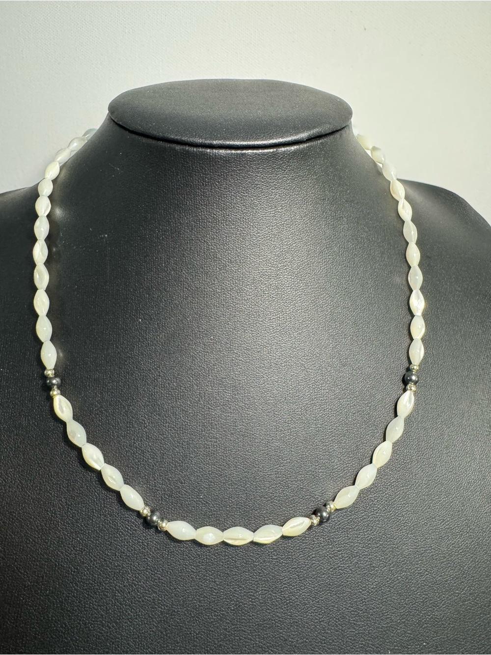 Vintage Art Deco Style Gold Tone Genuine Mother of Pearl Black Onyx Necklace